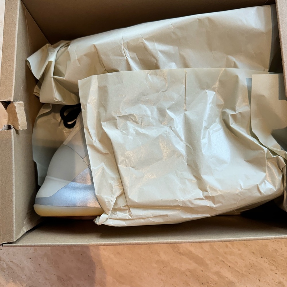 Yeezy Quantum - Picture 8 of 16